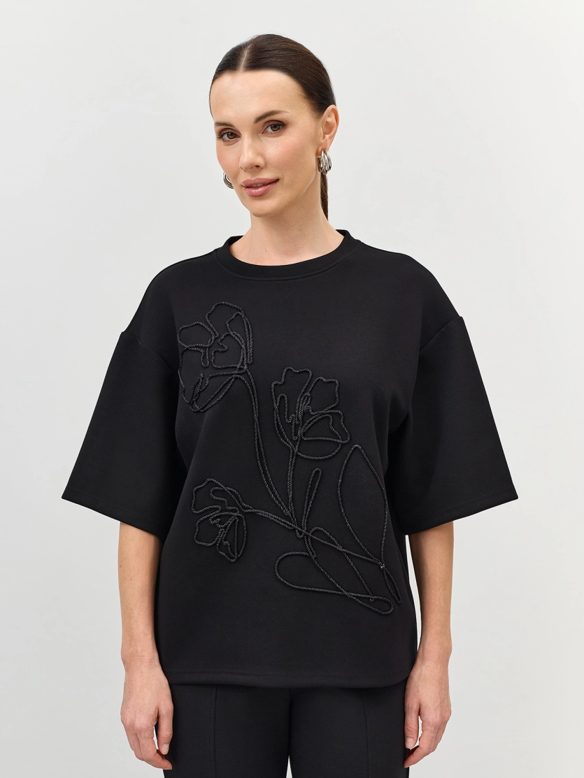 Джемпер с объемной вышивкой