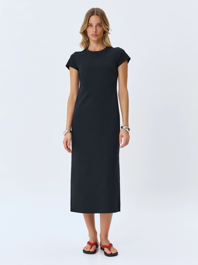 Трикотажное платье-макси