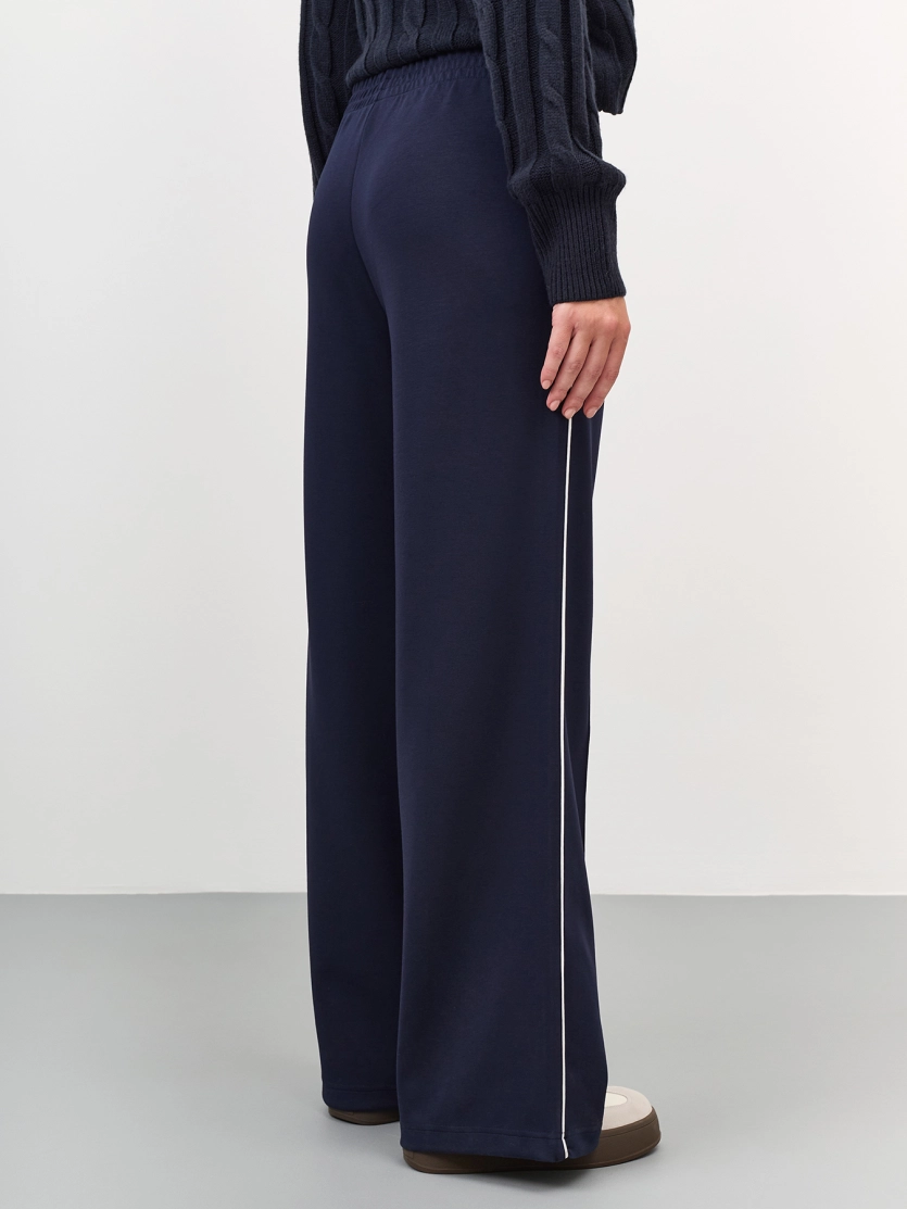 Трикотажные брюки с контрастным кантом