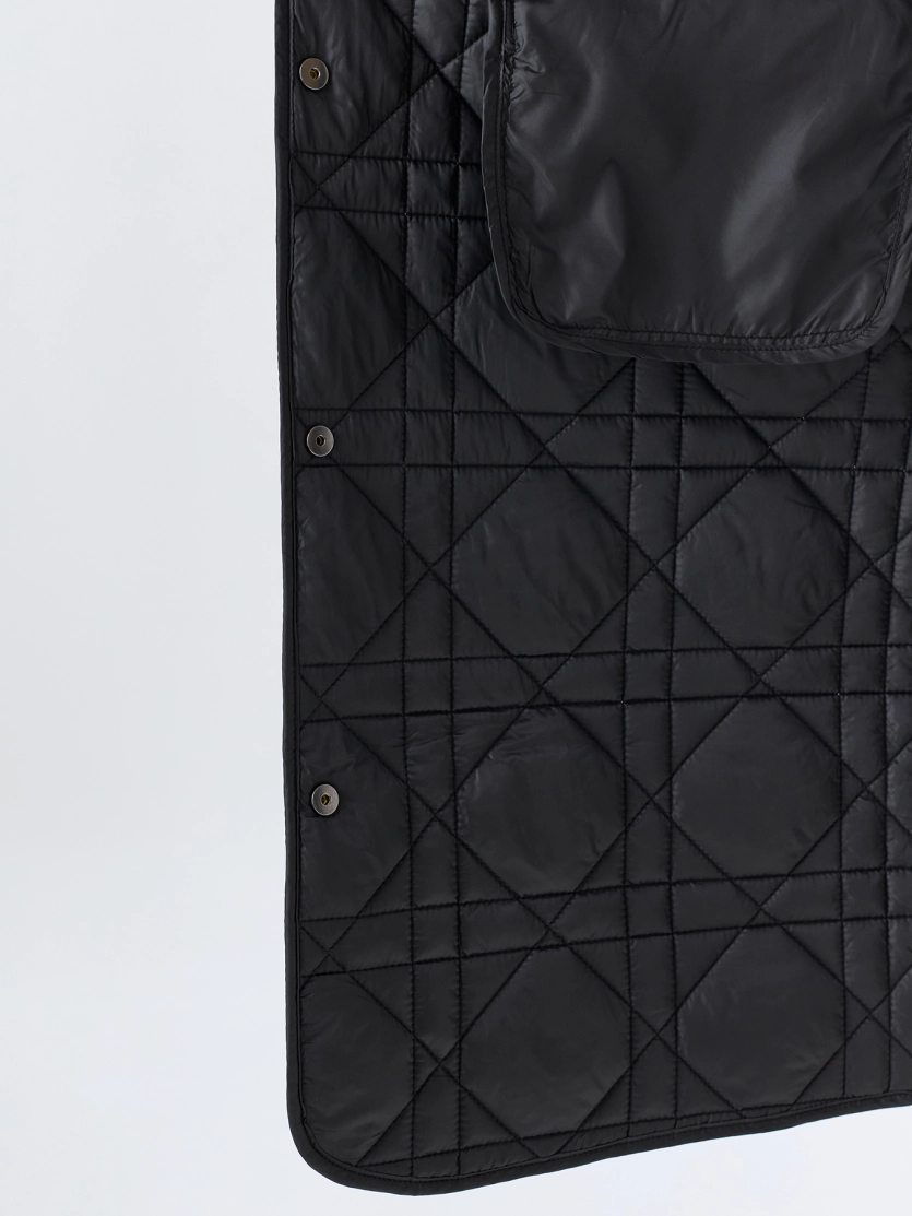 Укороченное стеганое пальто