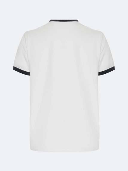 Футболка с контрастными деталями