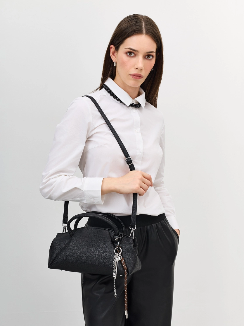Cумка из эко кожи с акцентным обвесом