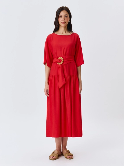 Платье из тенселя с акцентным поясом