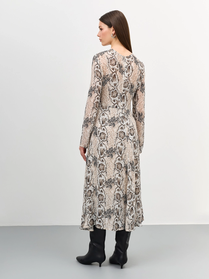 Платье-макси с анималистичным принтом