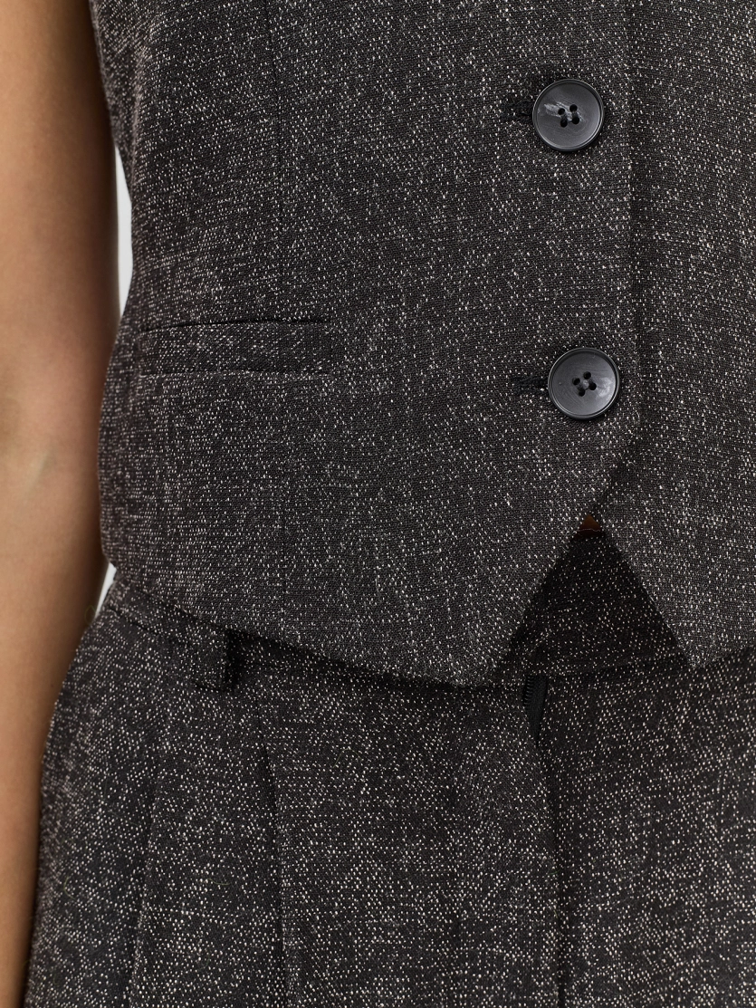 Костюмный жилет из смесовой вискозы