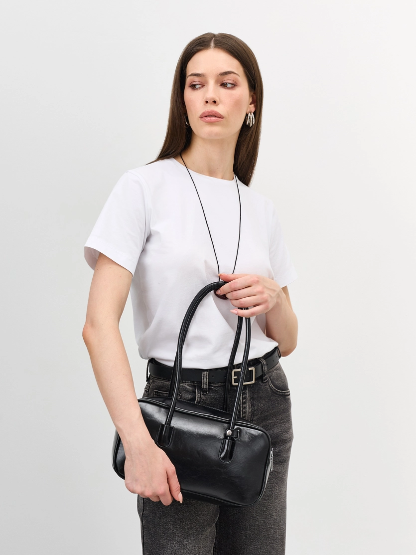 Сумка-багет из фактурной эко кожи