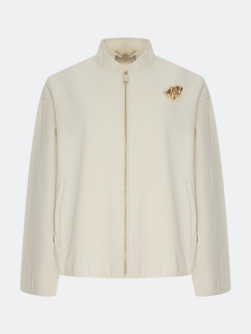 Oversize бомбер с акцентной брошью