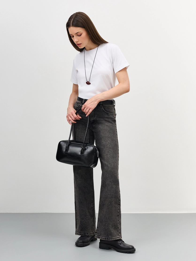 Сумка-багет из фактурной эко кожи