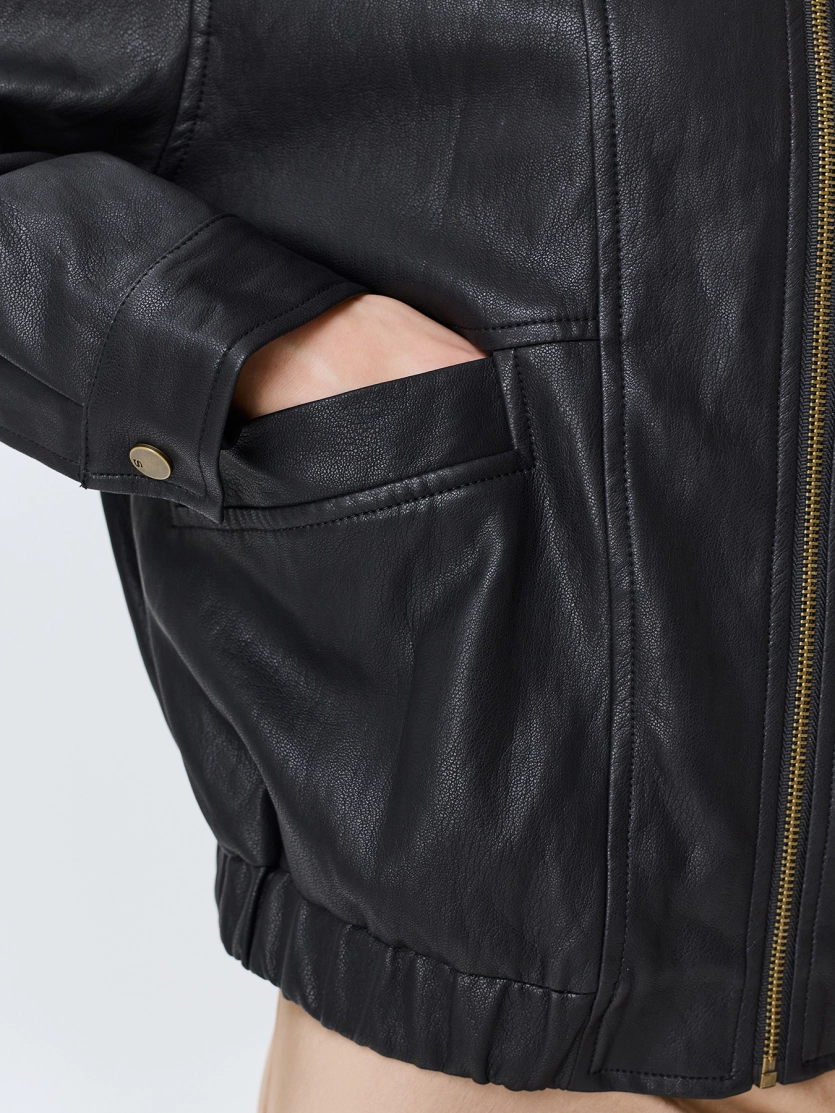 Куртка из эко кожи с воротником-стойкой