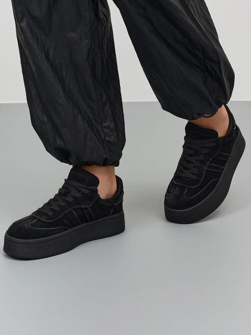 Кеды из натуральной замши