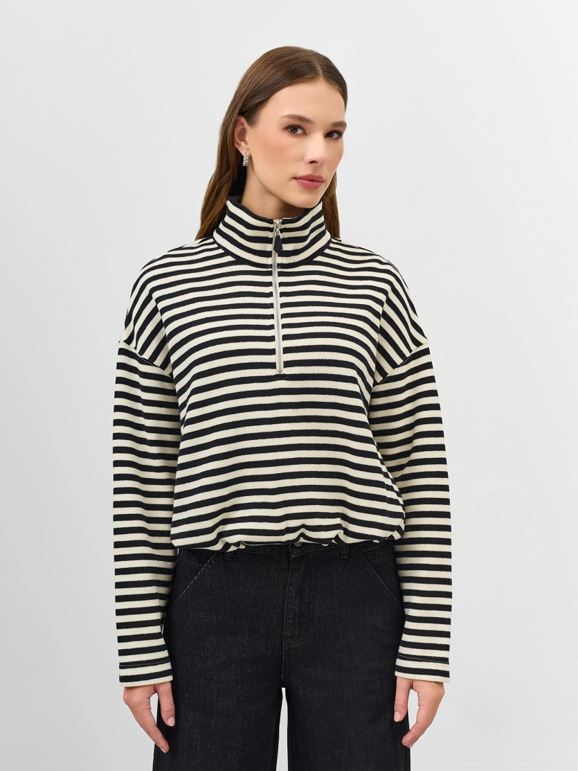 Джемпер в контрастную полоску