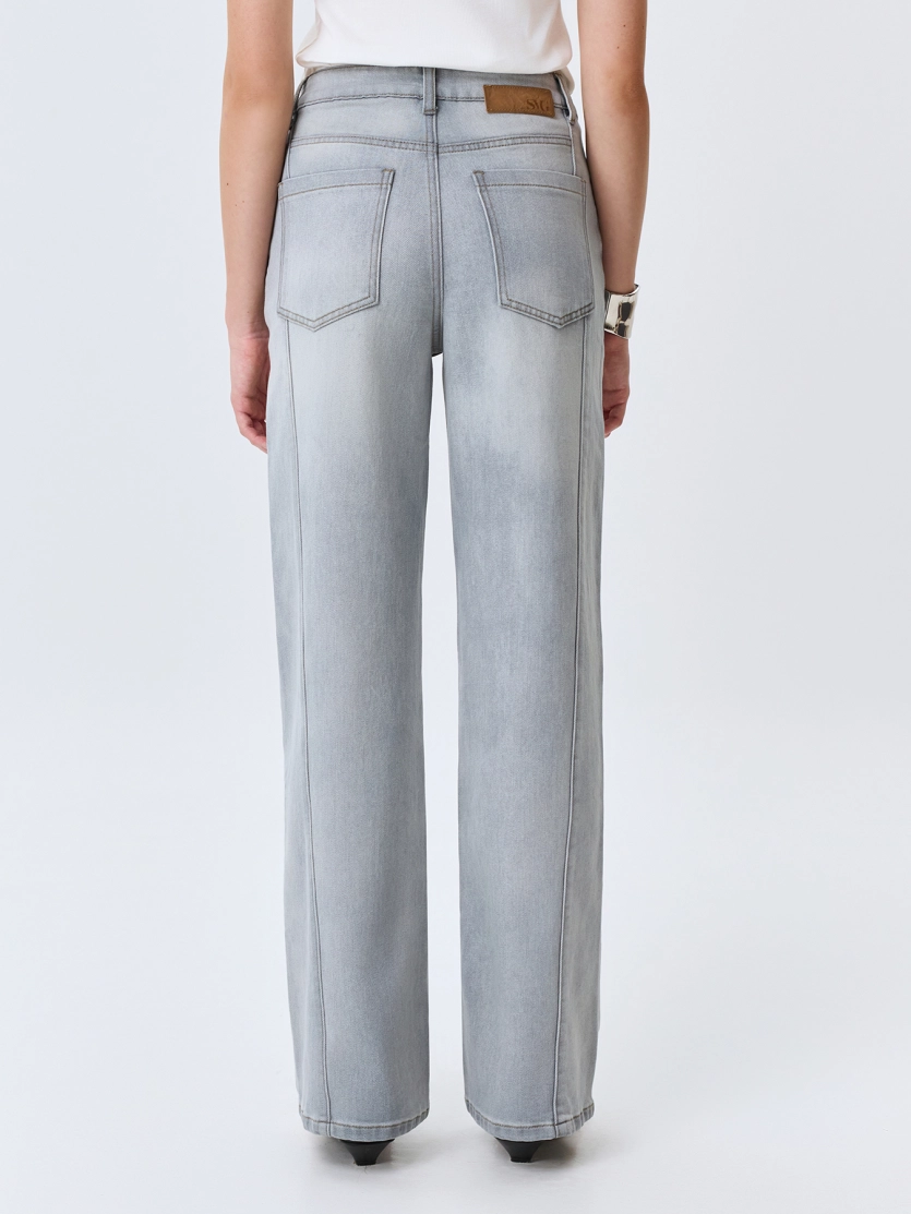 Прямые серые джинсы 