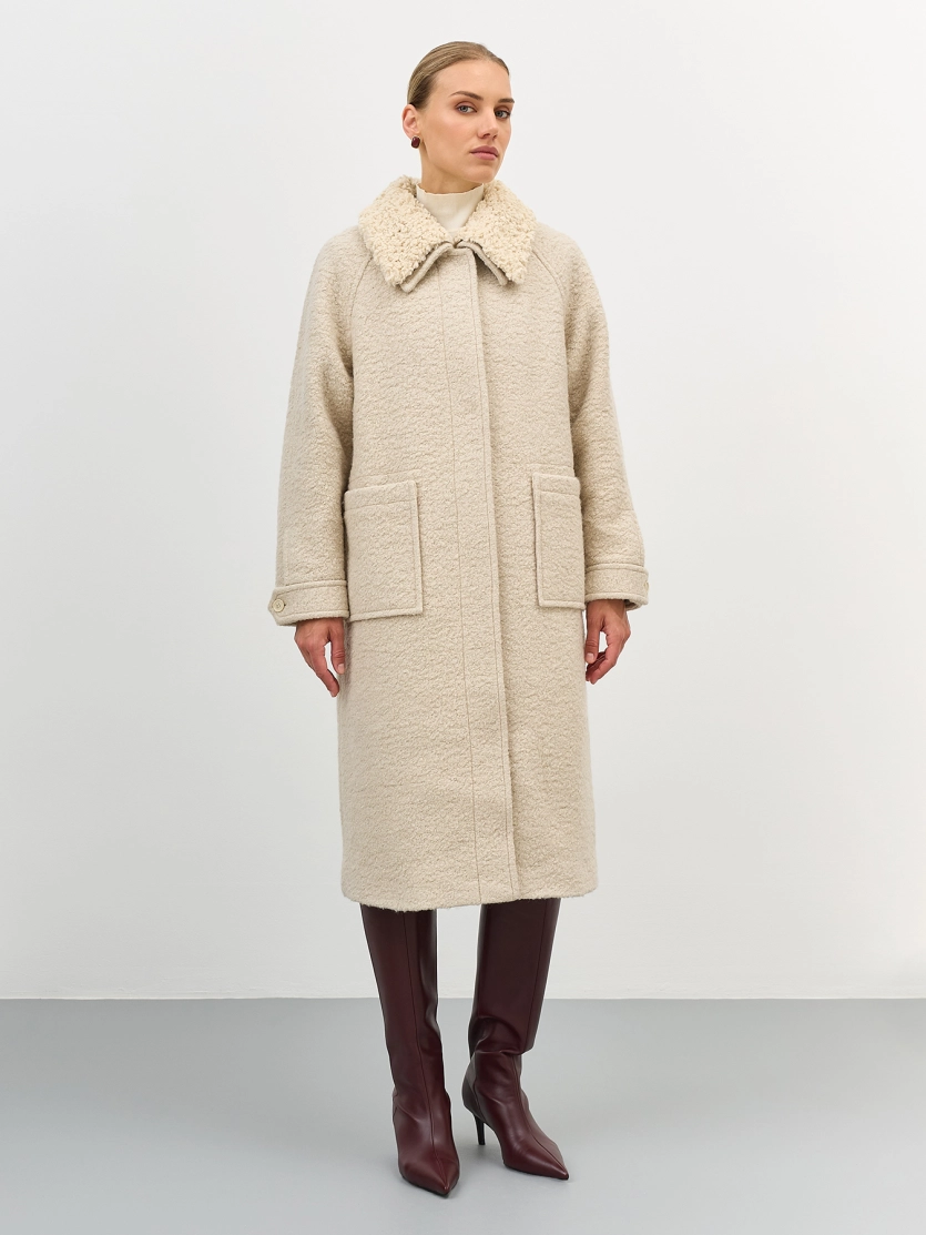 Шерстяное пальто с искуственным мехом