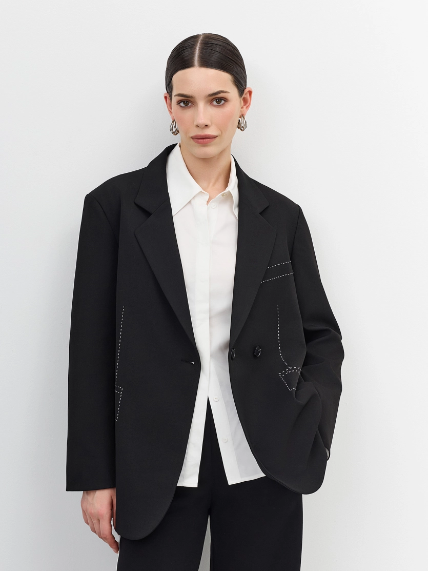 Жакет с декоративными контрастными швами