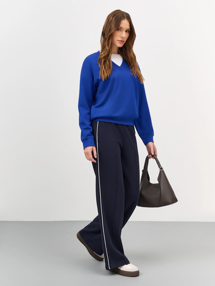 Джемпер из вискозы с V-образным вырезом