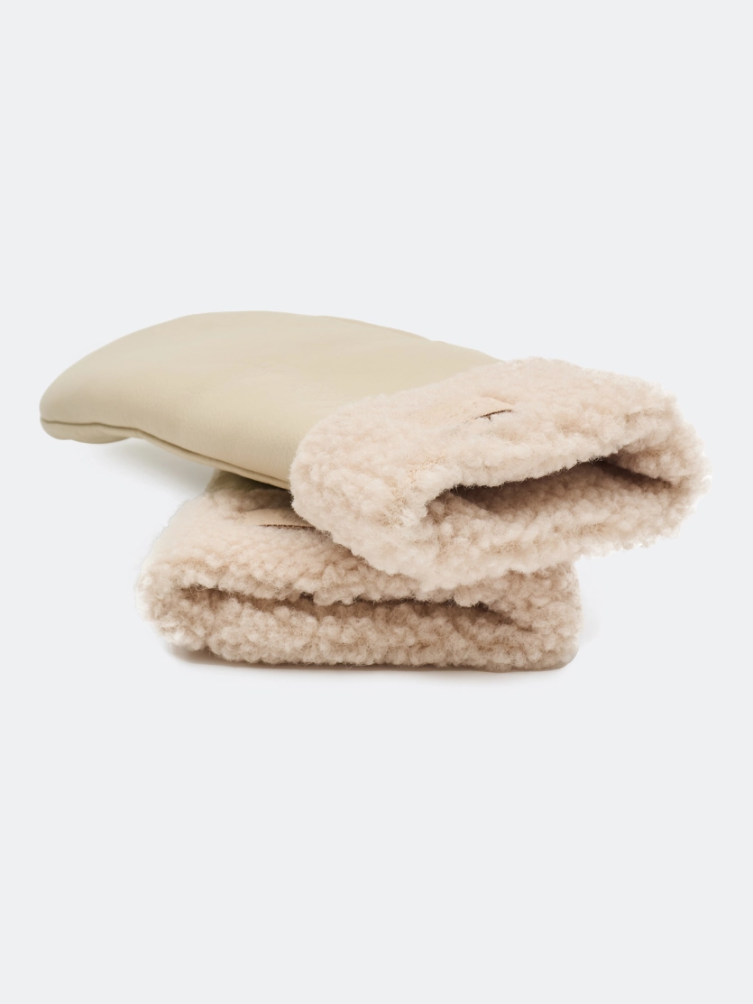 Варежки из искусственной овчины