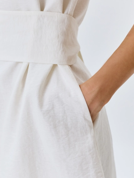 Свободное платье с поясом