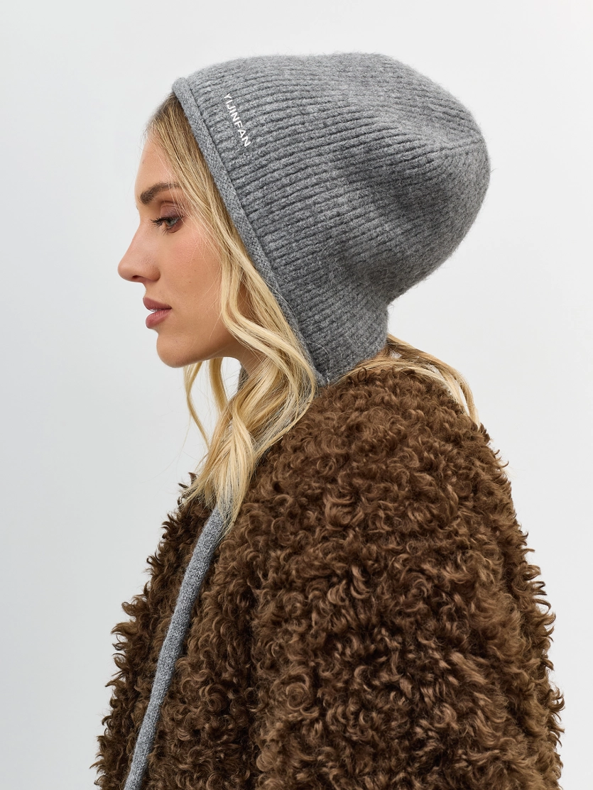 Шапка-чепчик с завязками