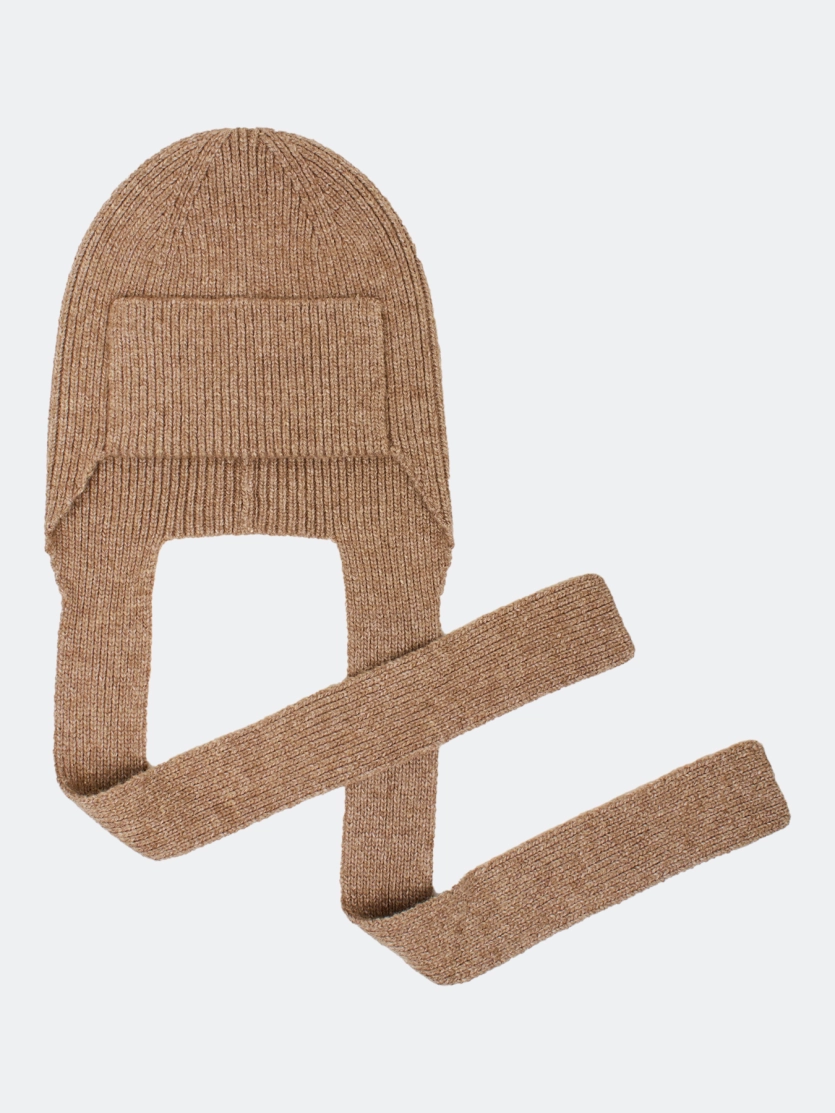 Шапка-чепчик с шерстью