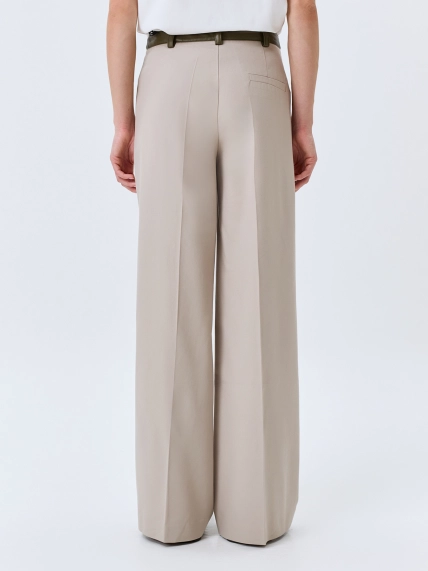 Широкие брюки с контрастным поясом