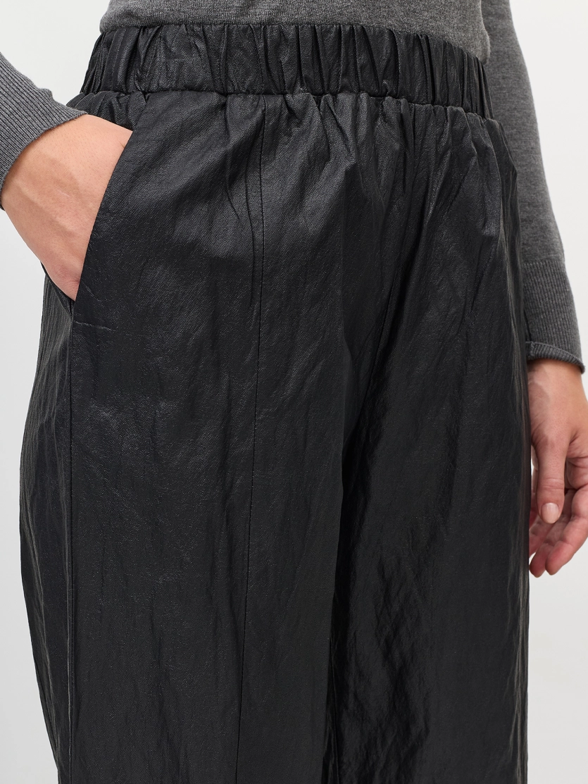 Джоггеры из фактурной ткани