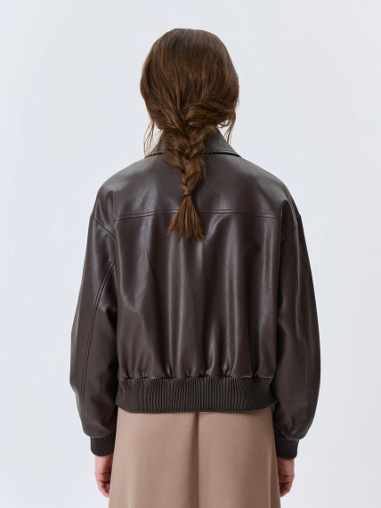 Бомбер из эко кожи с накладными карманами