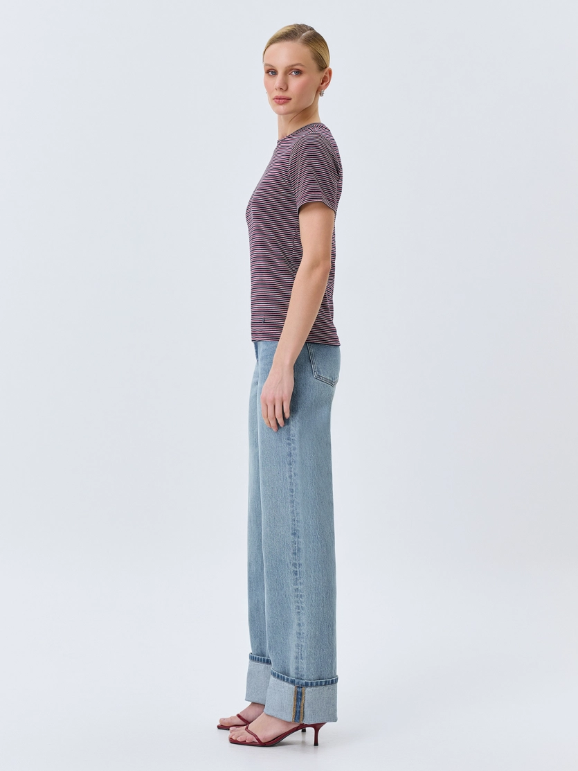 Приталенная футболка в полоску