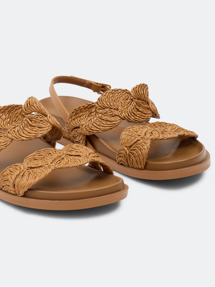 Босоножки из натуральной кожи с акцентным плетением