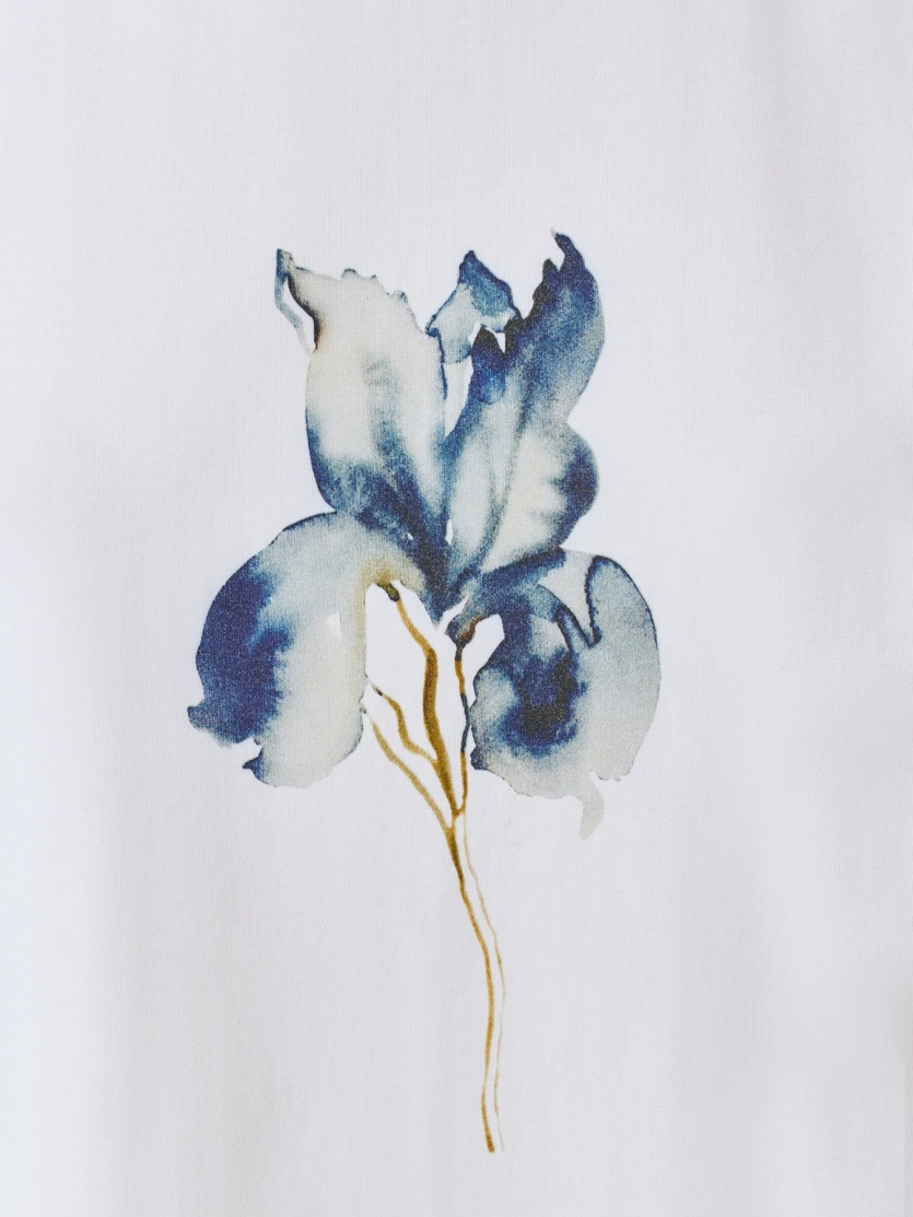 Футболка с флоральным принтом