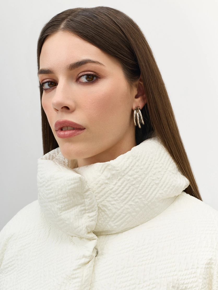 Объемная куртка из фактурной ткани