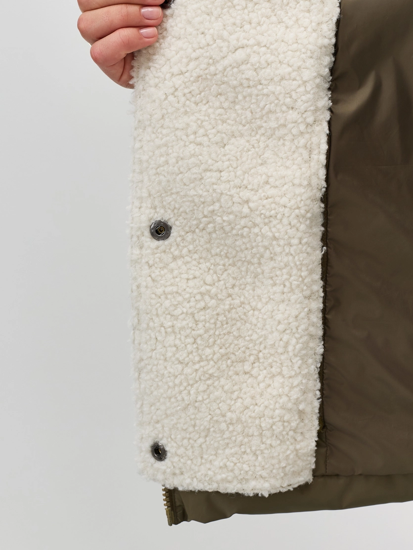 Куртка с манишкой из искусственной овчины