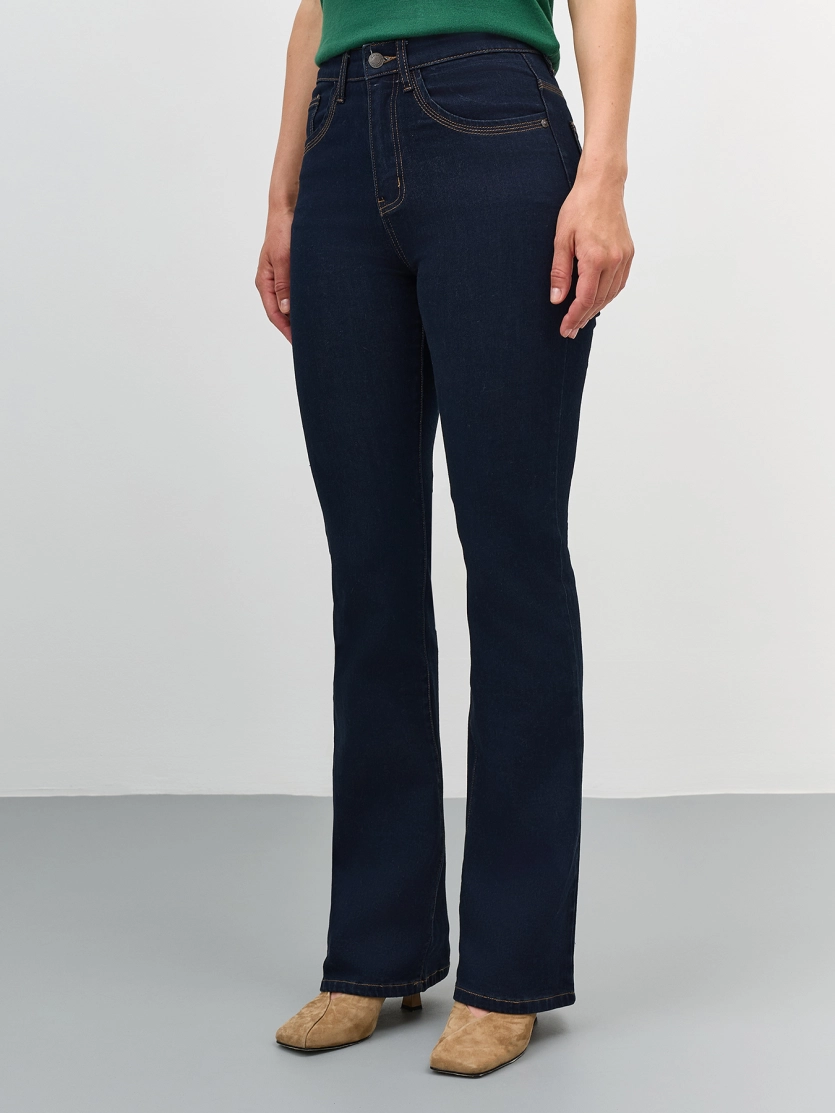 Базовые синие джинсы Bootcut