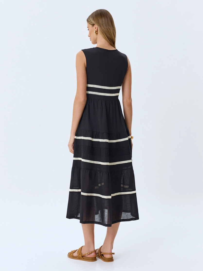 Платье из тенселя с ярусными оборками