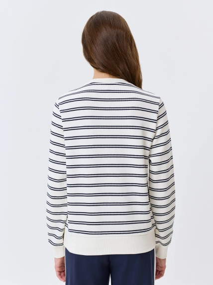 Свободный джемпер в морском стиле