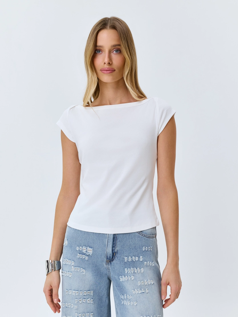 Базовая приталенная футболка