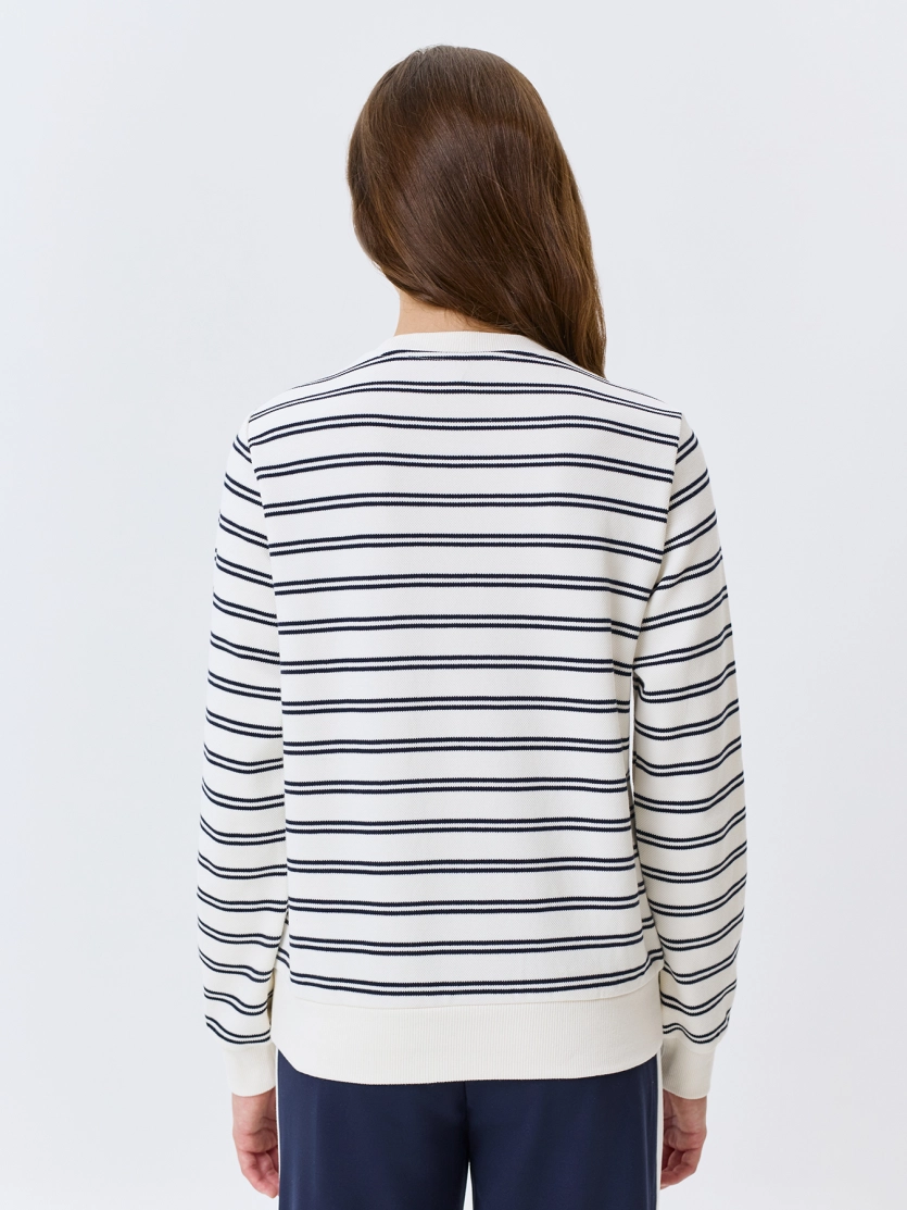 Свободный джемпер в морском стиле