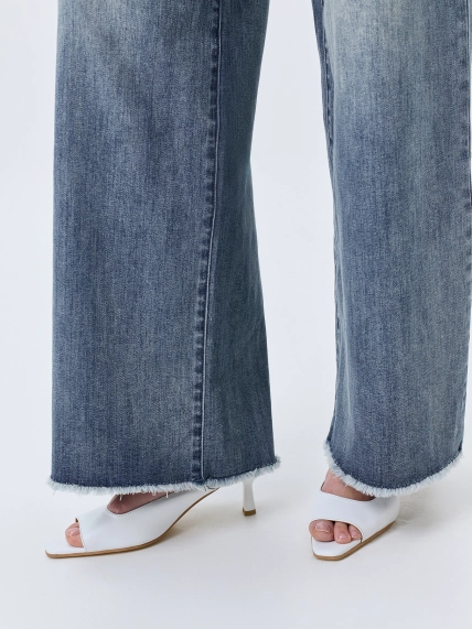 Широкие джинсы в стиле "Бохо"