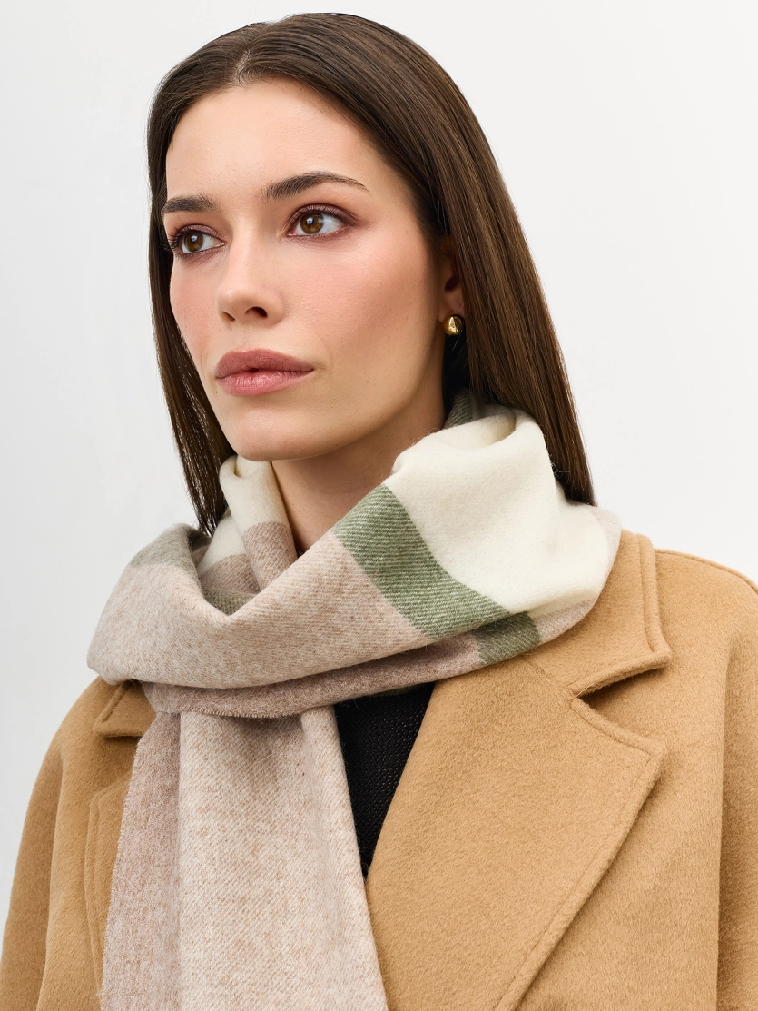 Шерстяной шарф в клетку