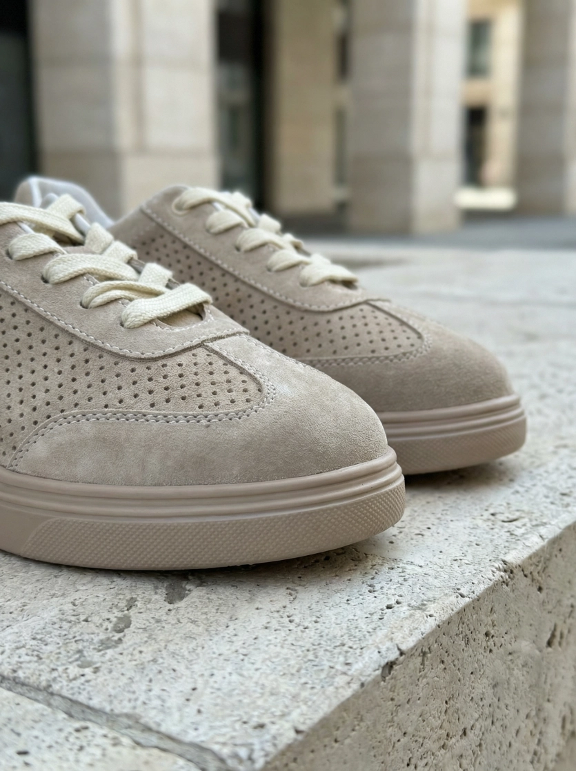 Кеды из натуральной замши с перфорацией