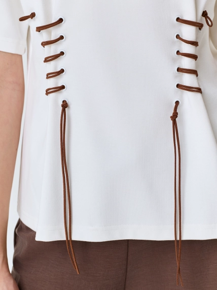 Джемпер с контрастной шнуровкой