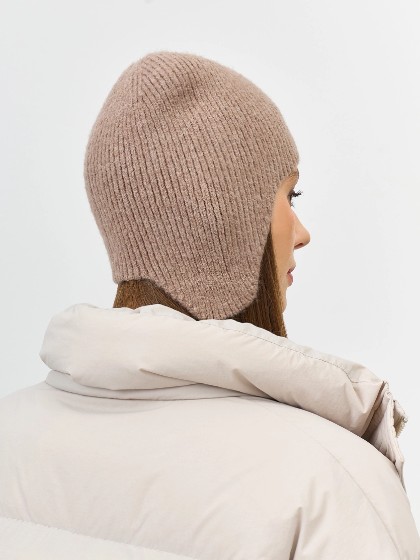 Шапка-чепчик с шерстью