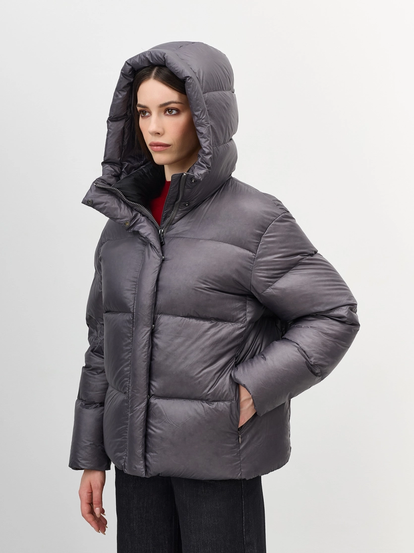 Укороченный пуховик с сатиновым блеском