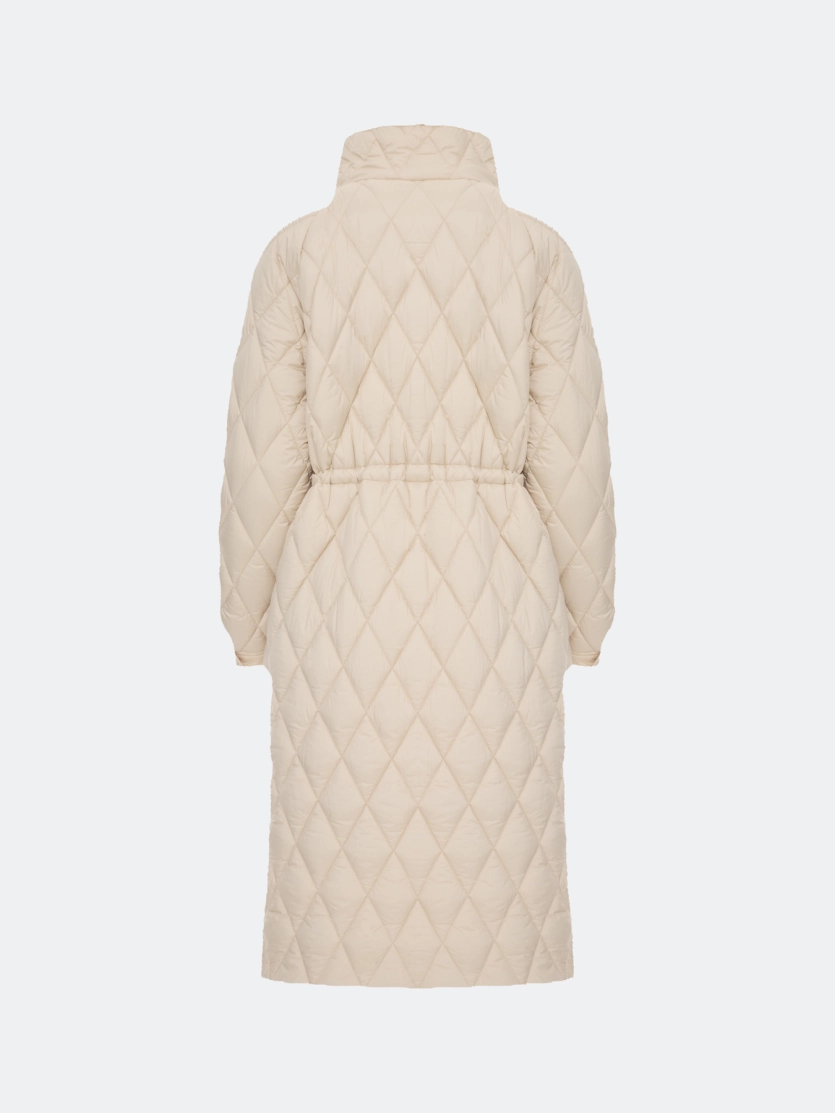 Легкое пальто с акцентным воротником