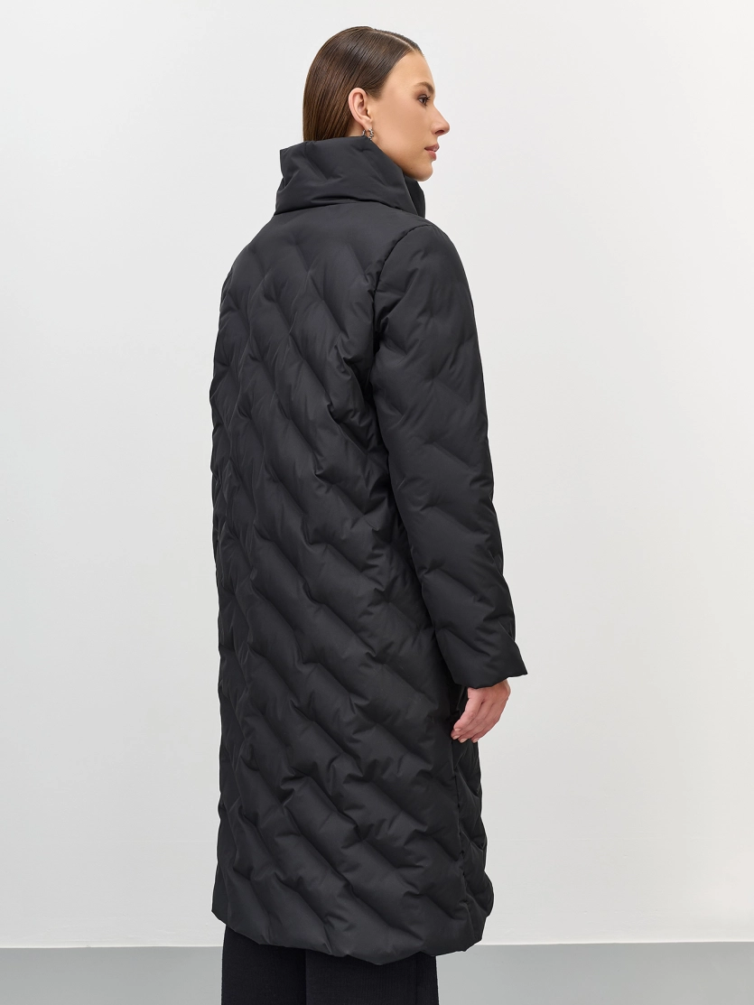 Теплое пальто с фантазийной стежкой