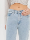 Укороченные джинсы mom с необработанным краем