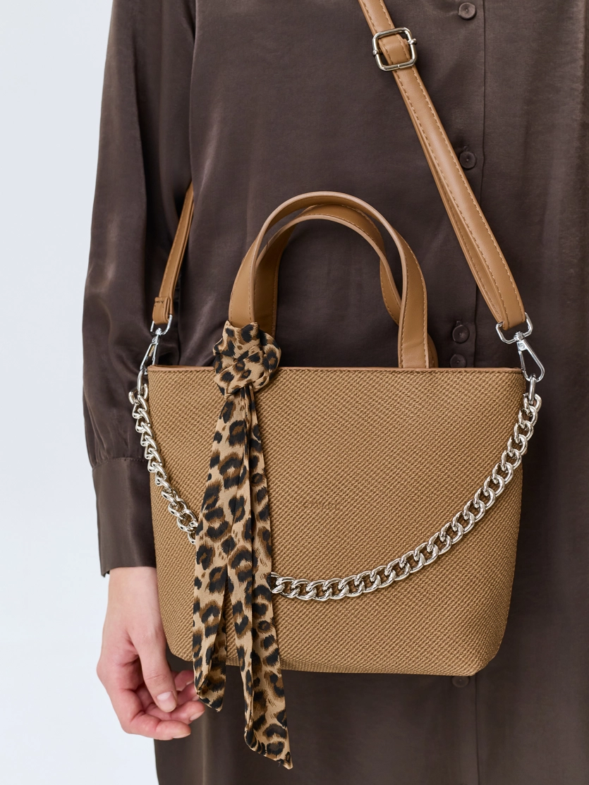 Сумка-хобо из фактурной эко кожи