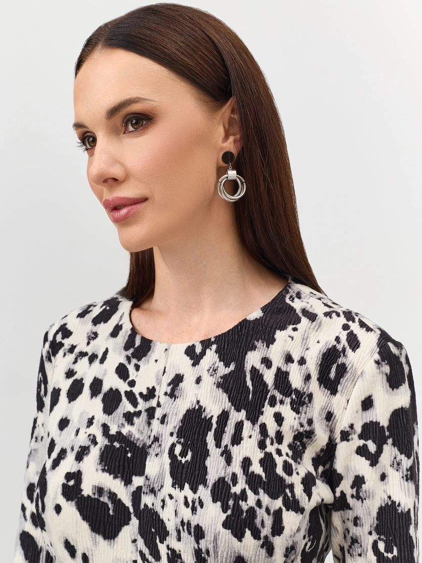 Платье с монохромным принтом