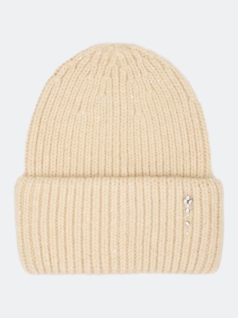 Шапка бини с минималистичным декором