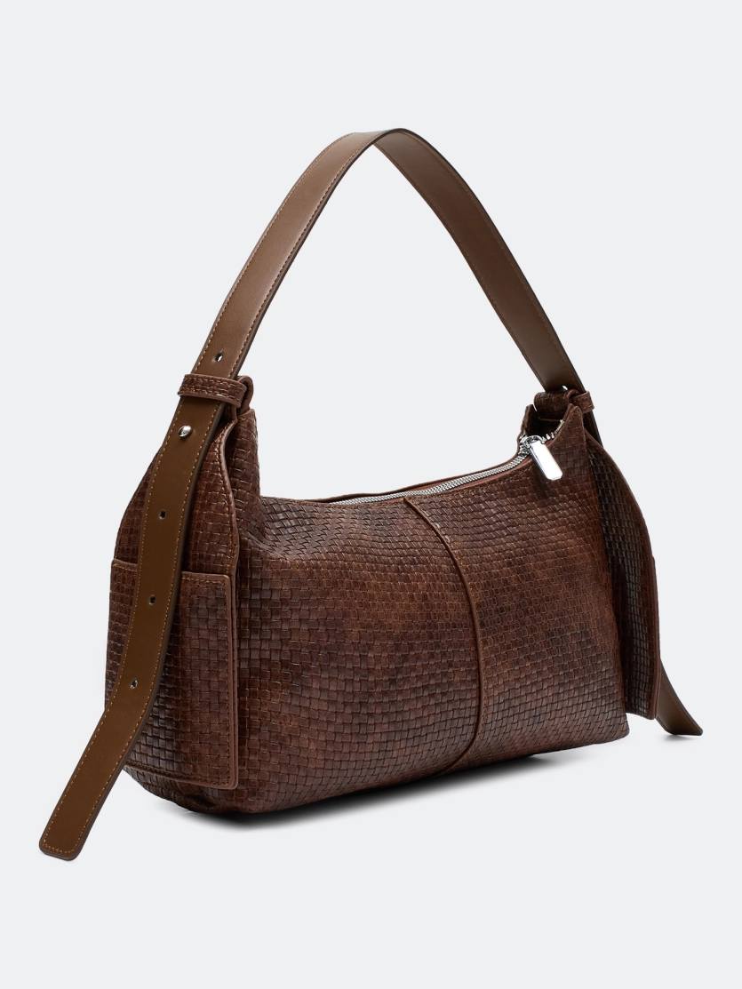 Сумка-багет из фактурной эко кожи