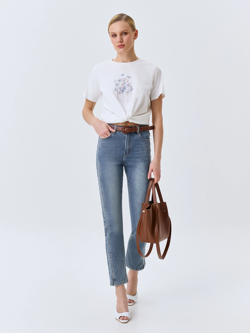 Джинсы slim fit с акцентными швами